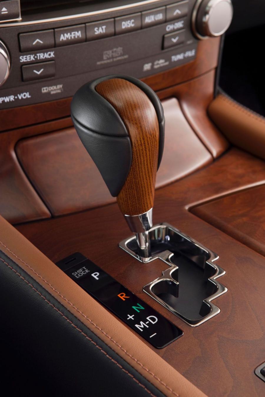  Lexus LS460 Touring Edition 2011 года  (фото 3 из 9)